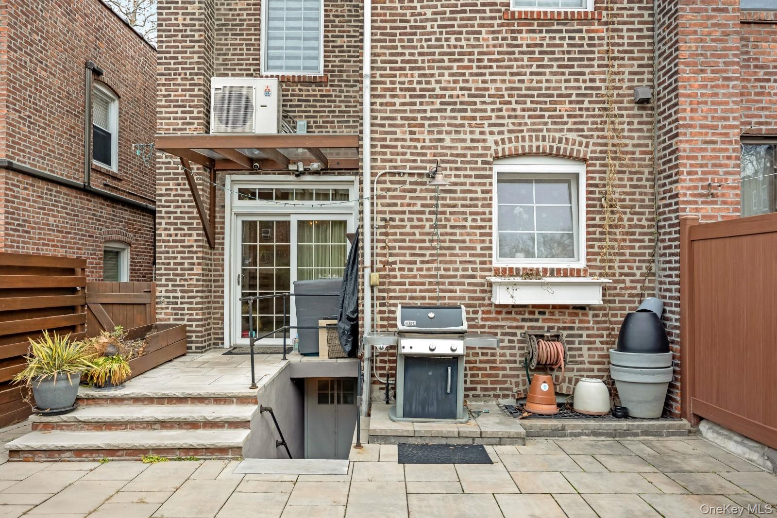 64-68 83 Place – For Sale photo 32