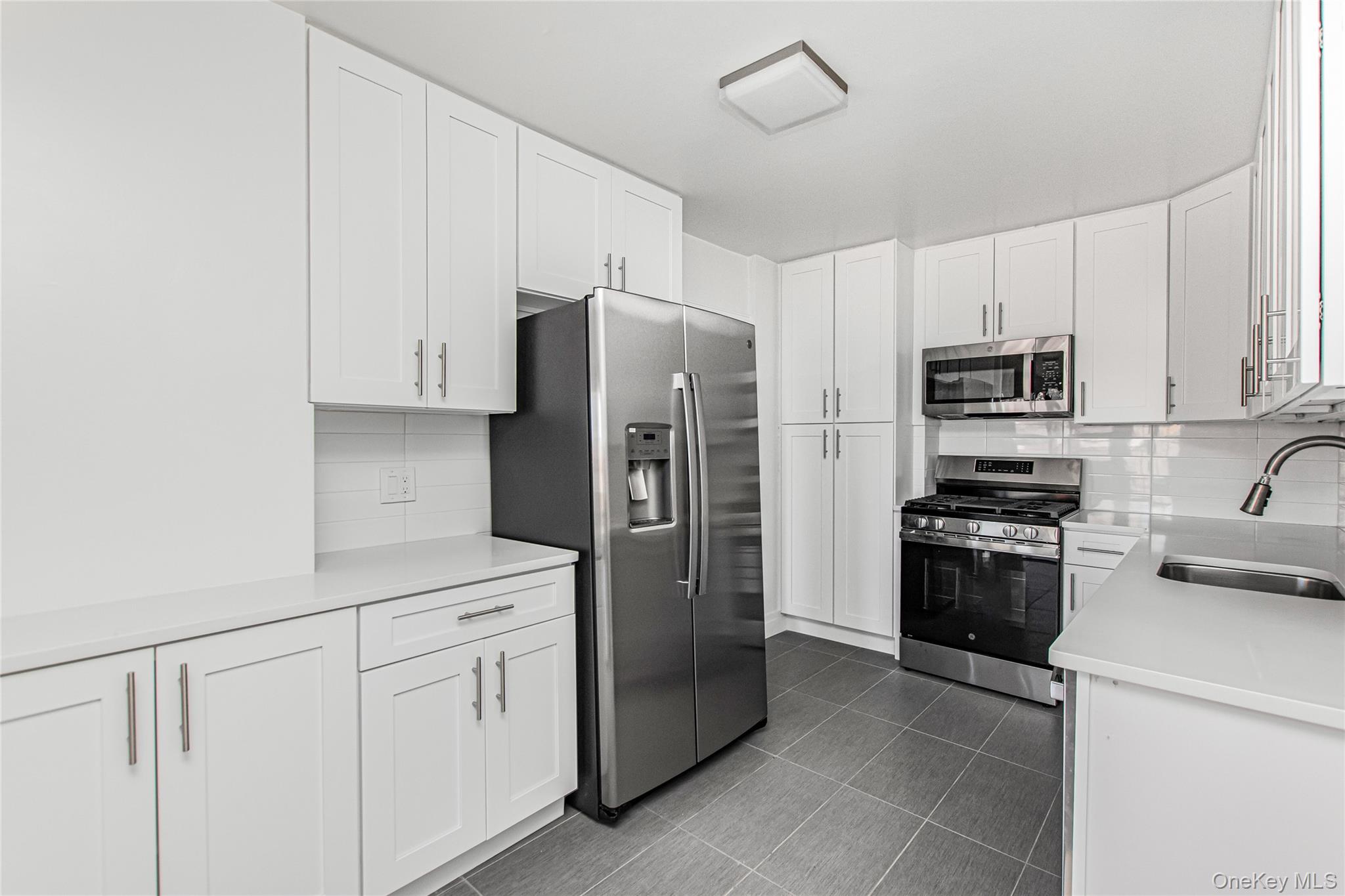 2500 Johnson Avenue, Unit 6M photo 6