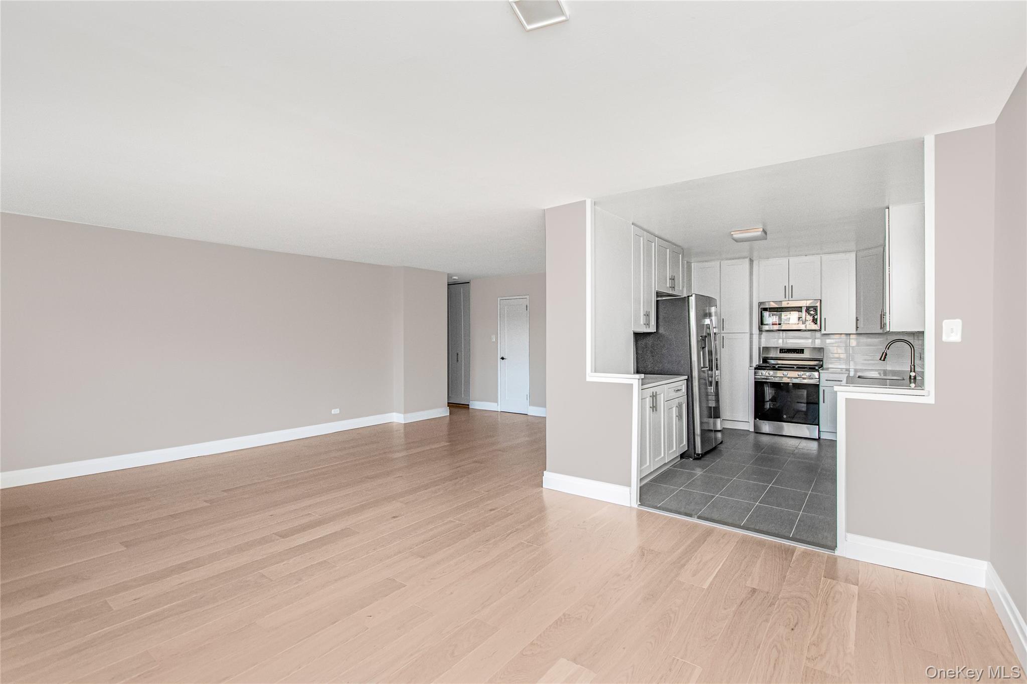2500 Johnson Avenue, Unit 6M photo 4