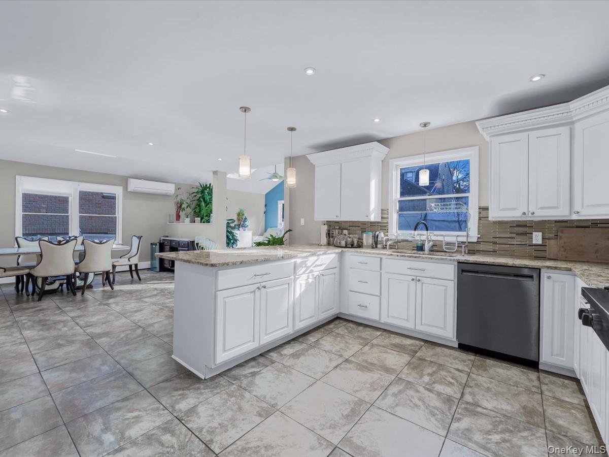 217-32 Corbett Road – For Sale photo 2