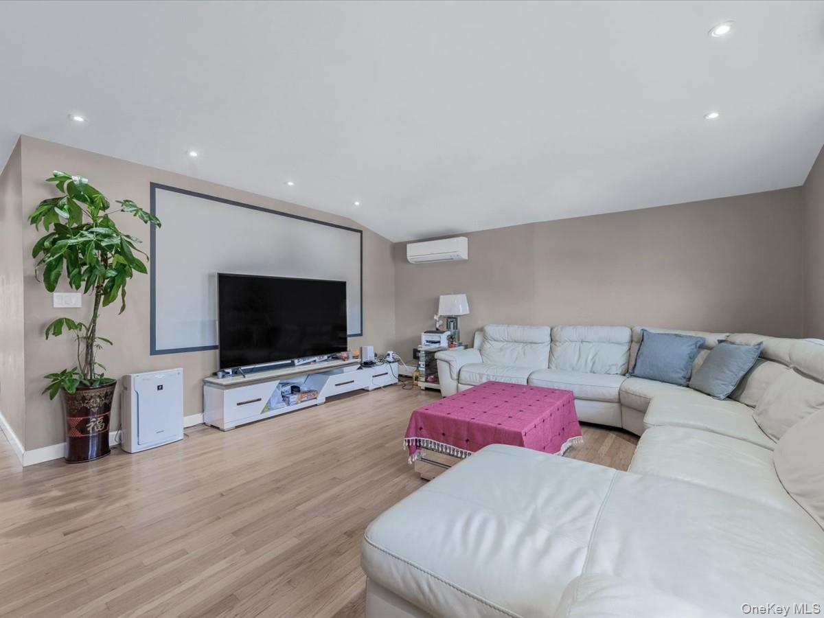 217-32 Corbett Road – For Sale