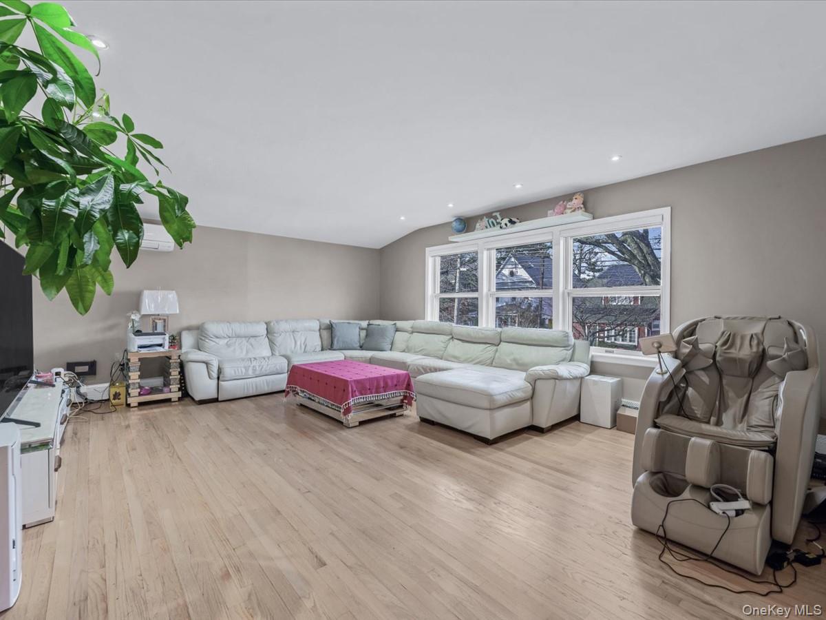 217-32 Corbett Road – For Sale photo 7