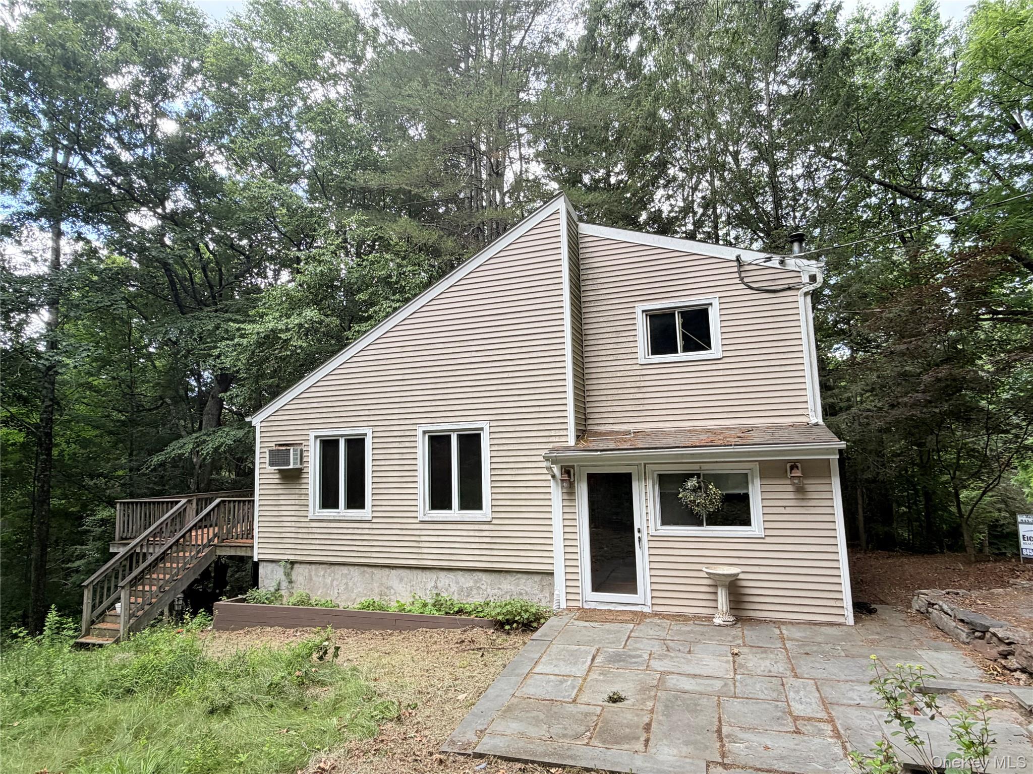 10 Green Acres Lane – For Sale photo 2