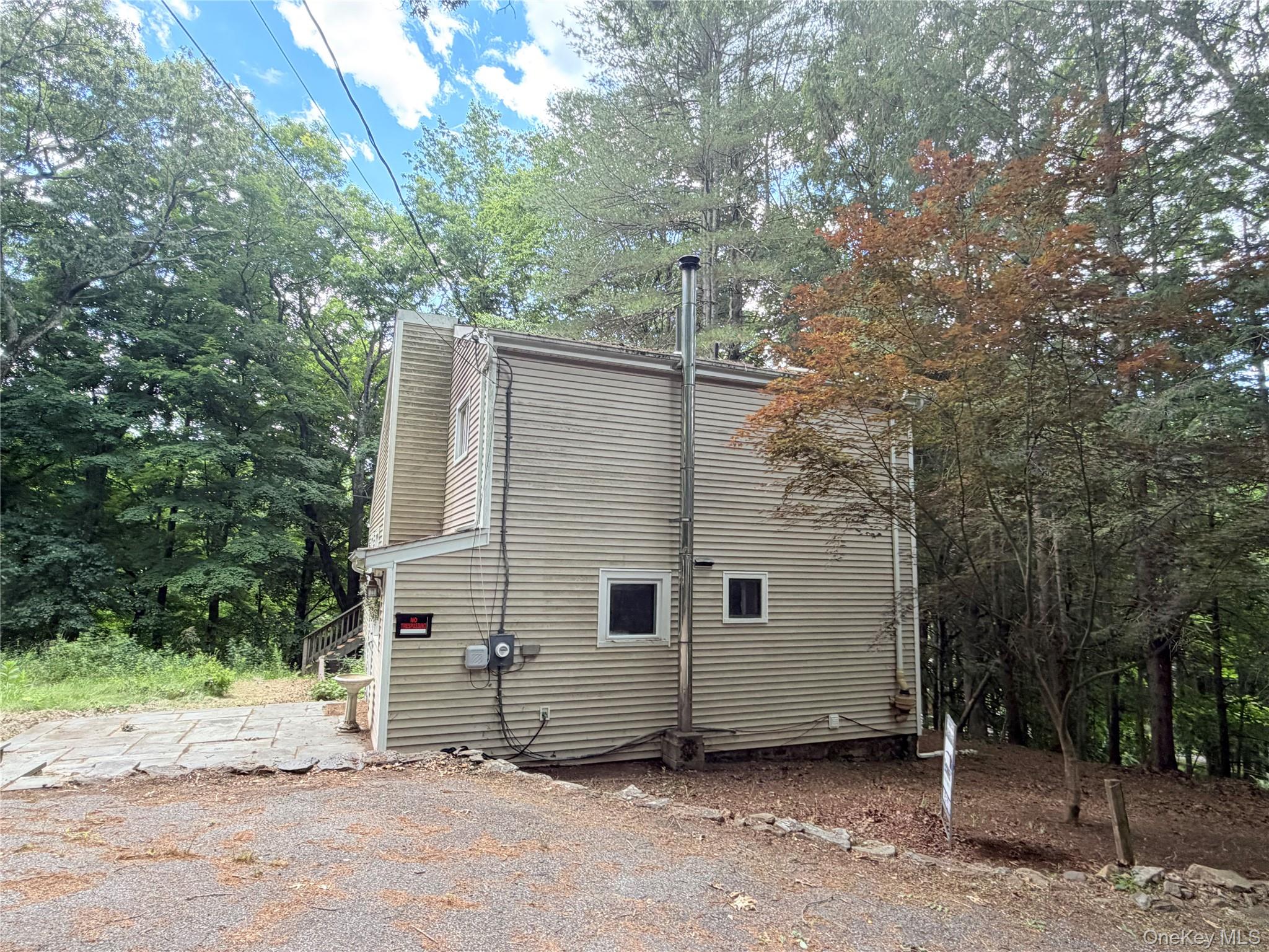 10 Green Acres Lane – For Sale photo 3
