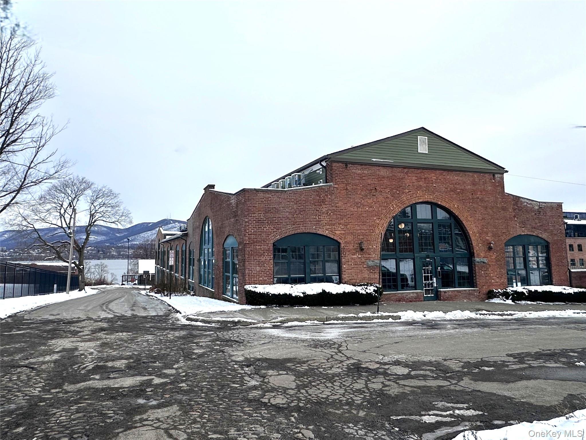 70 Johnes Street, Unit 328E