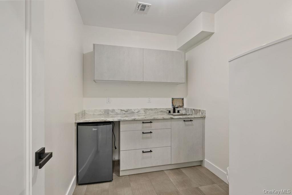 9 Wendover Lane – For Sale photo 37
