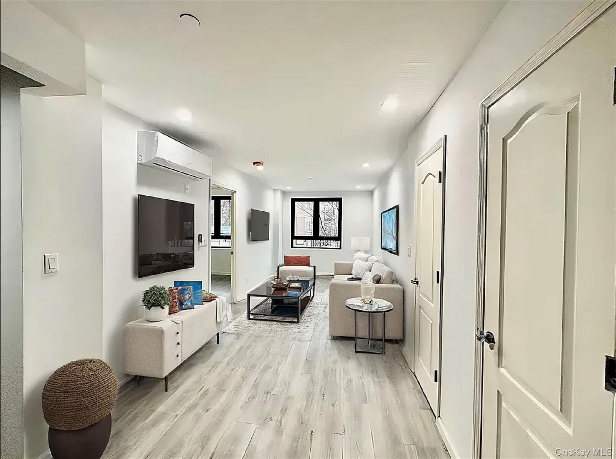 7302 Woodside Avenue, Unit 3A photo 2