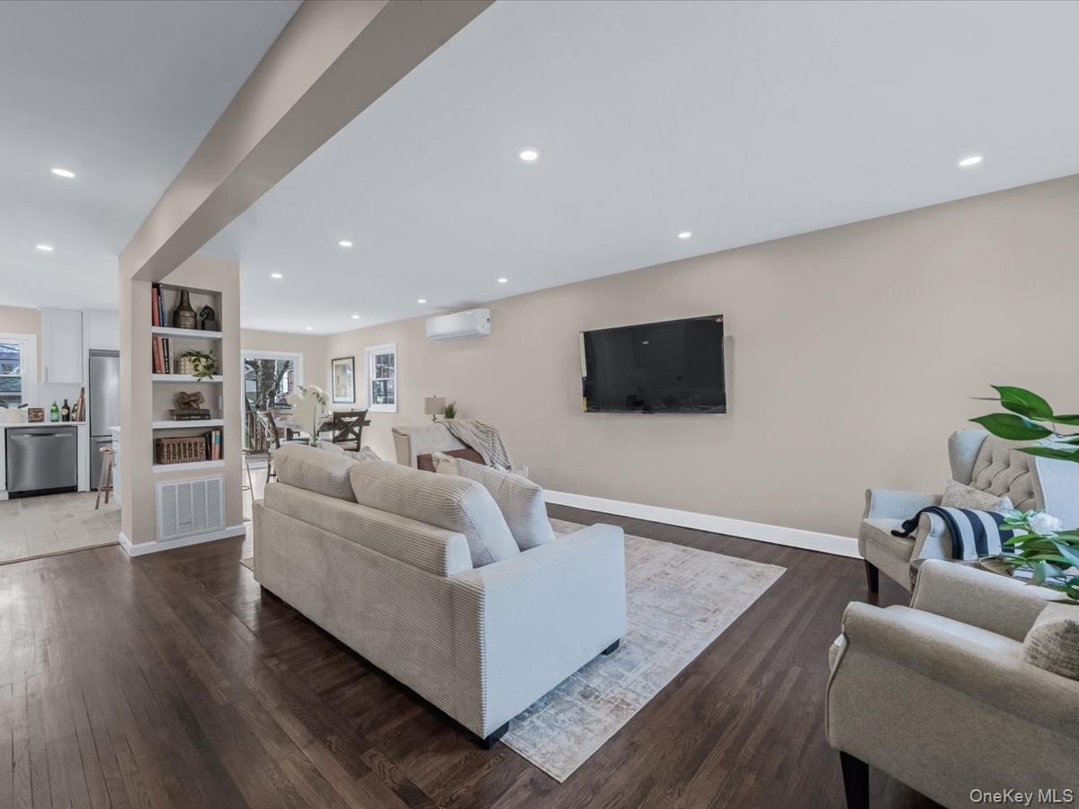 10514 Van Wyck Expressway – For Sale photo 3