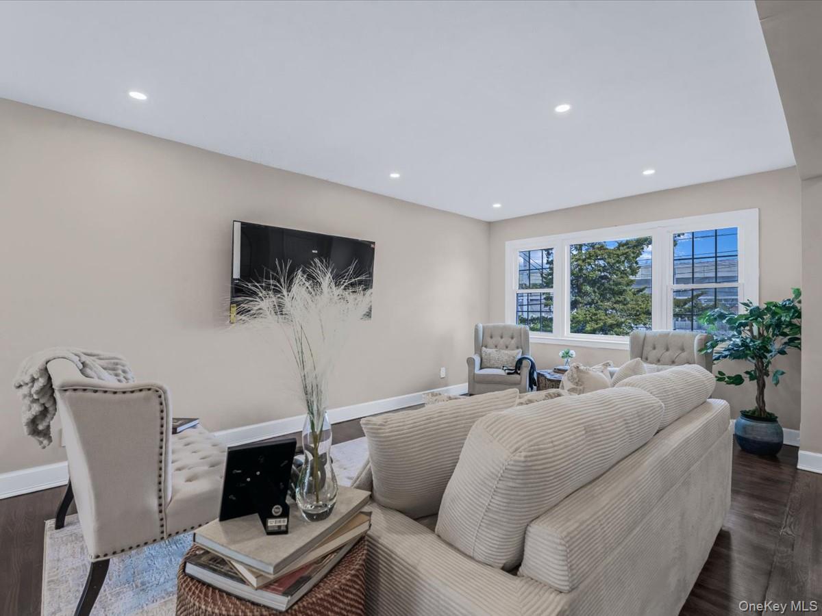 10514 Van Wyck Expressway – For Sale photo 4