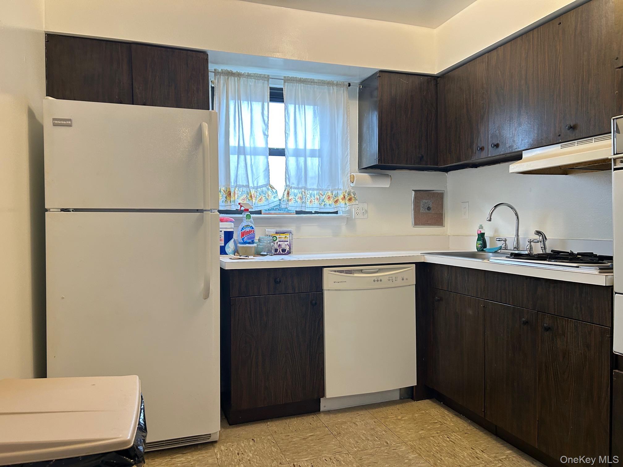 122 Sneden Place, Unit 122 photo 11