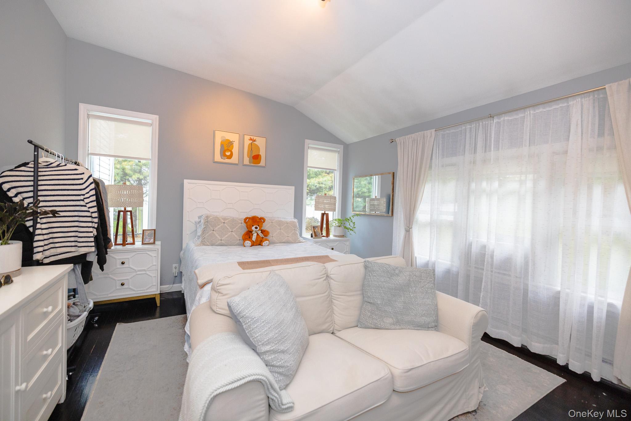 94 Kings Drive – For Sale photo 18