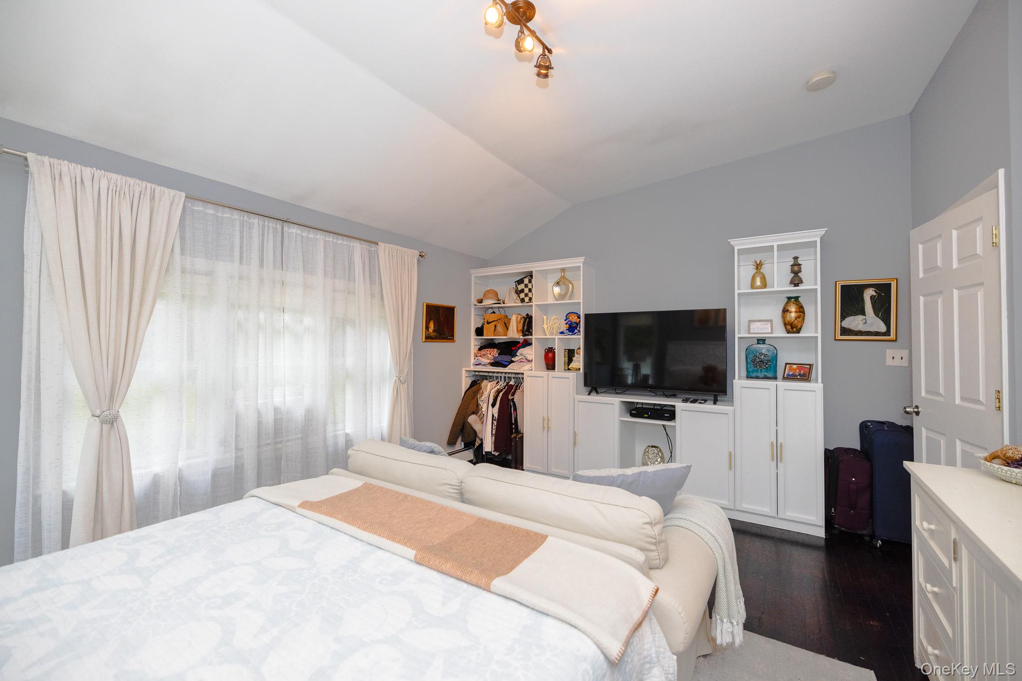 94 Kings Drive – For Sale photo 19