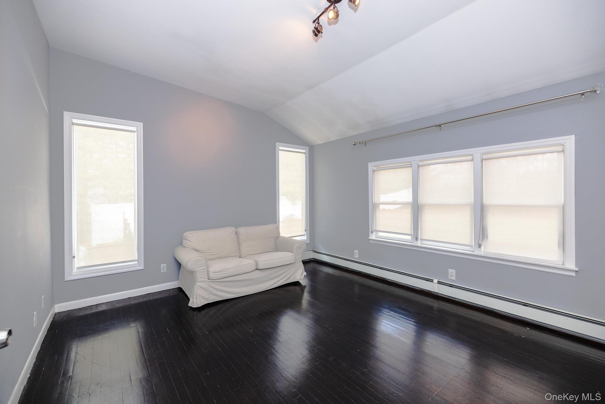 94 Kings Drive – For Sale photo 32