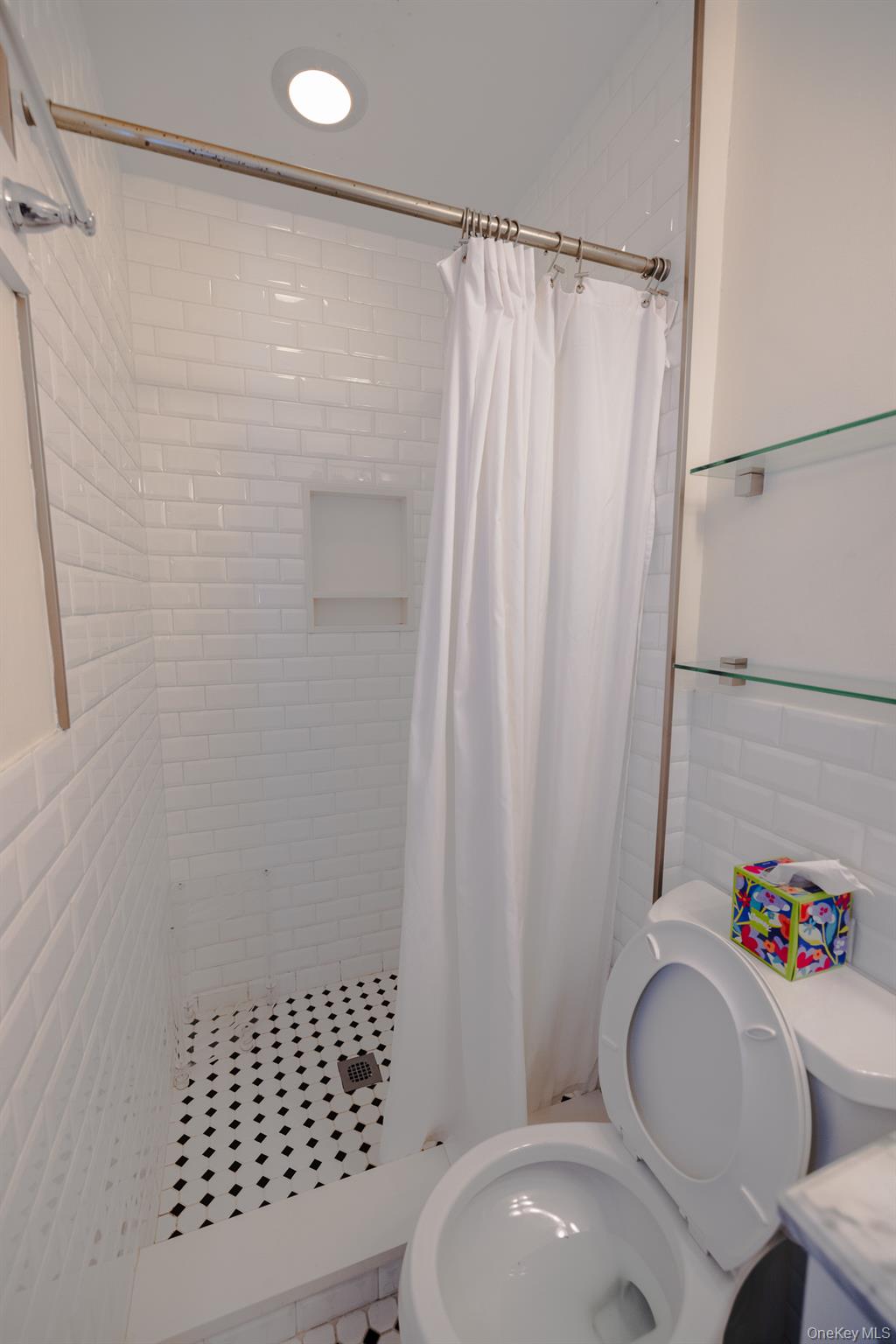 94 Kings Drive – For Sale photo 38