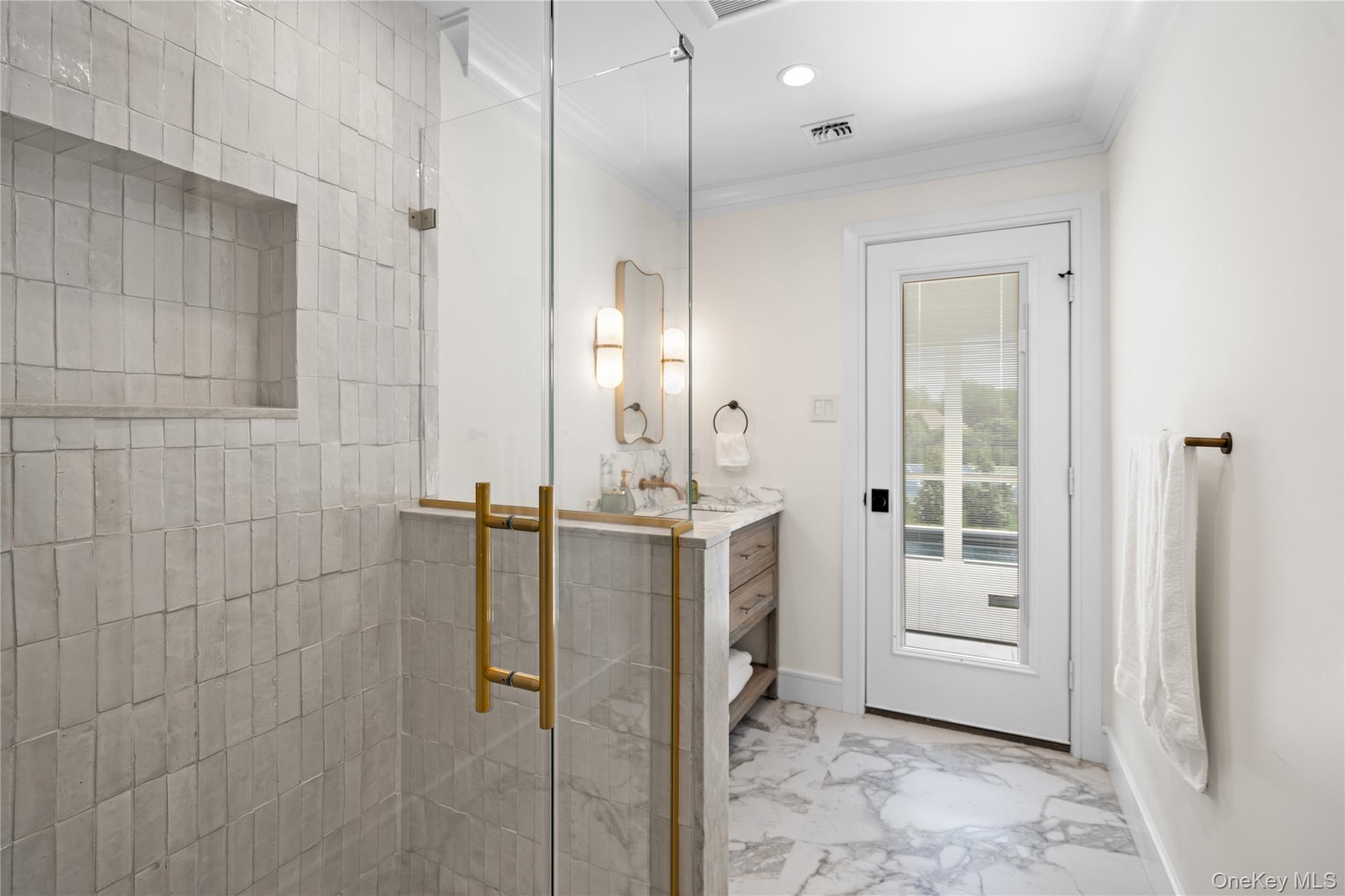 4 Carriage Lane – For Rent photo 17