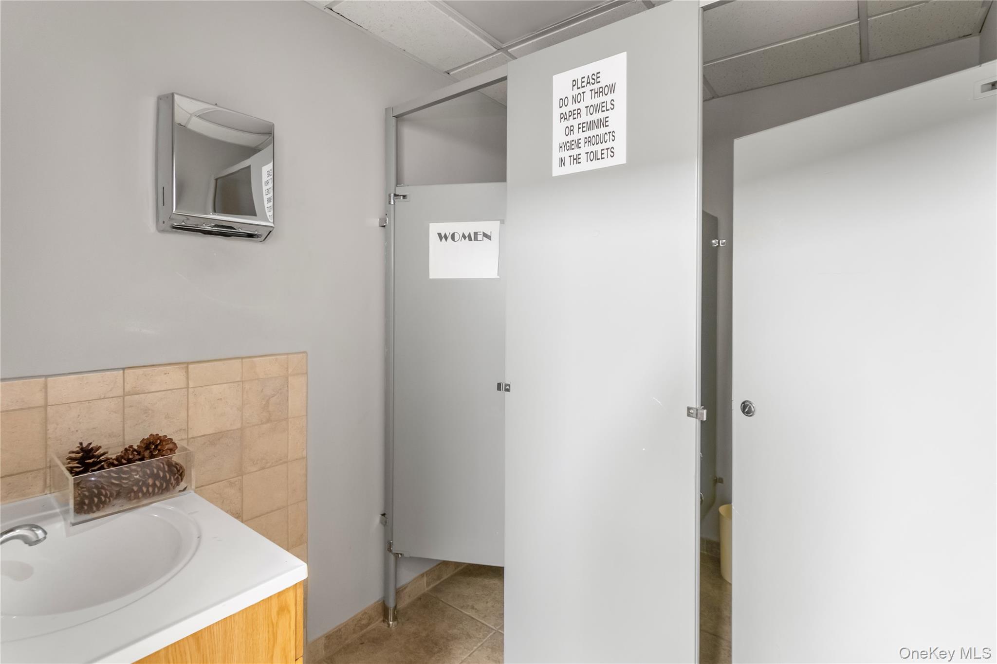 451-457 Sunrise Highway, Unit 2 photo 6