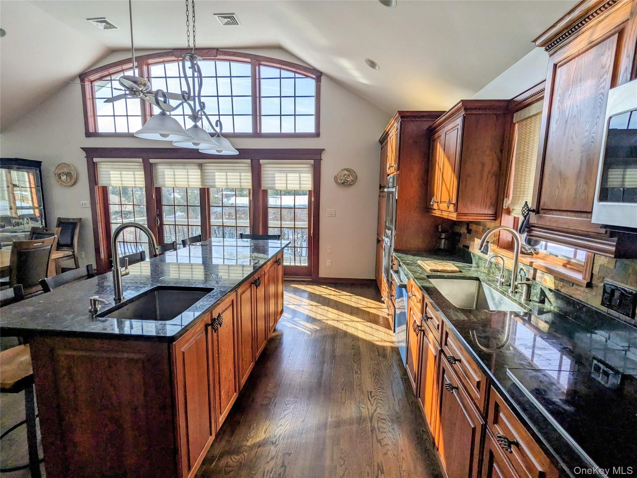 4030 W Shore Drive – For Sale photo 8