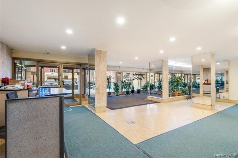 52-40 39 Avenue, Unit 4U