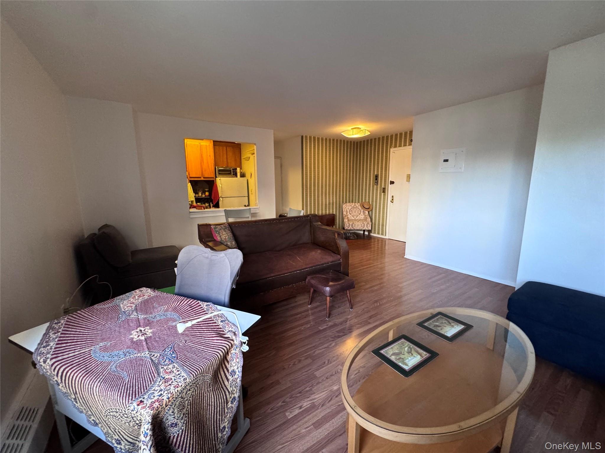 52-40 39 Avenue, Unit 4U photo 4