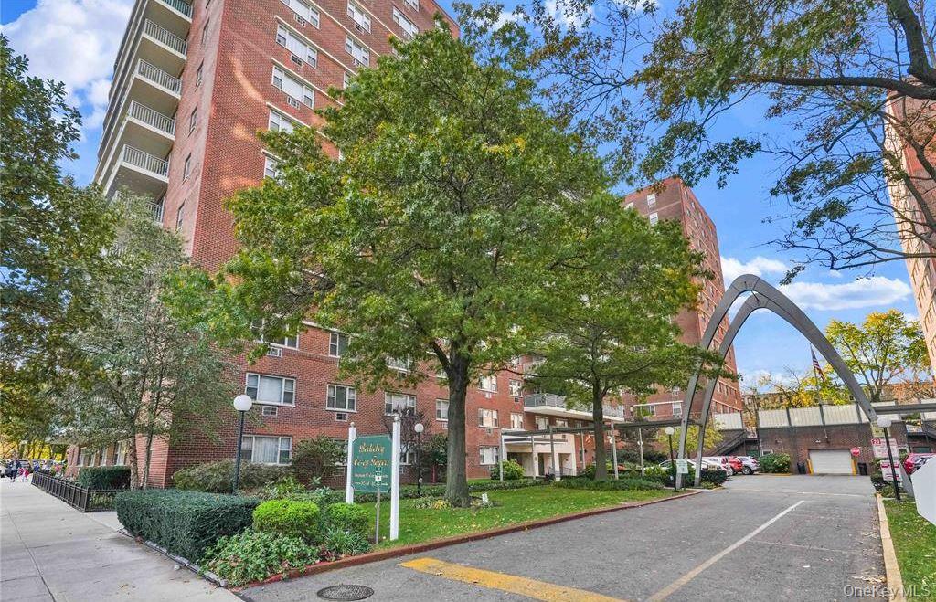 52-40 39 Avenue, Unit 4U photo 5