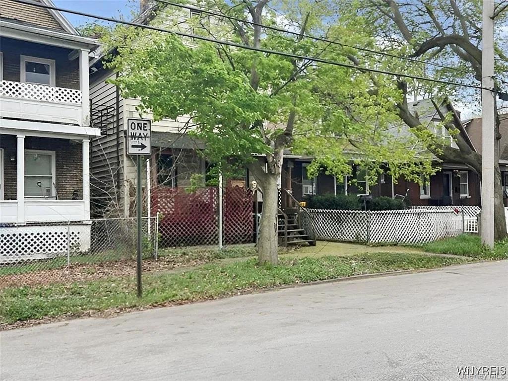 2235 Cudaback Avenue – For Sale photo 4