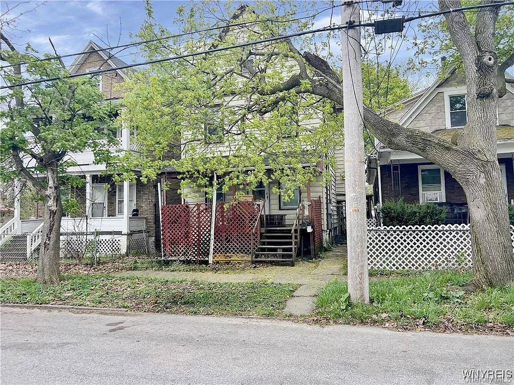 2235 Cudaback Avenue – For Sale photo 2