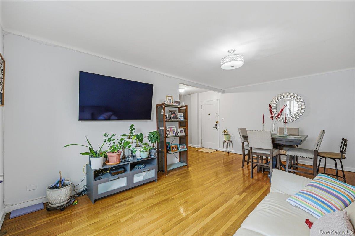 64-11 99 Street, Unit 414 photo 10