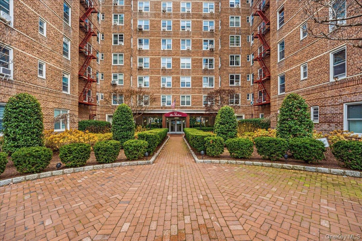 64-11 99 Street, Unit 414 photo 3