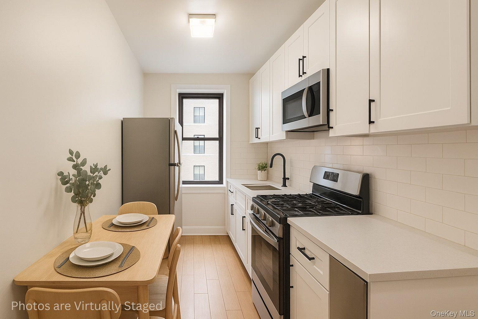 225 Bennett Avenue, Unit 2R photo 10