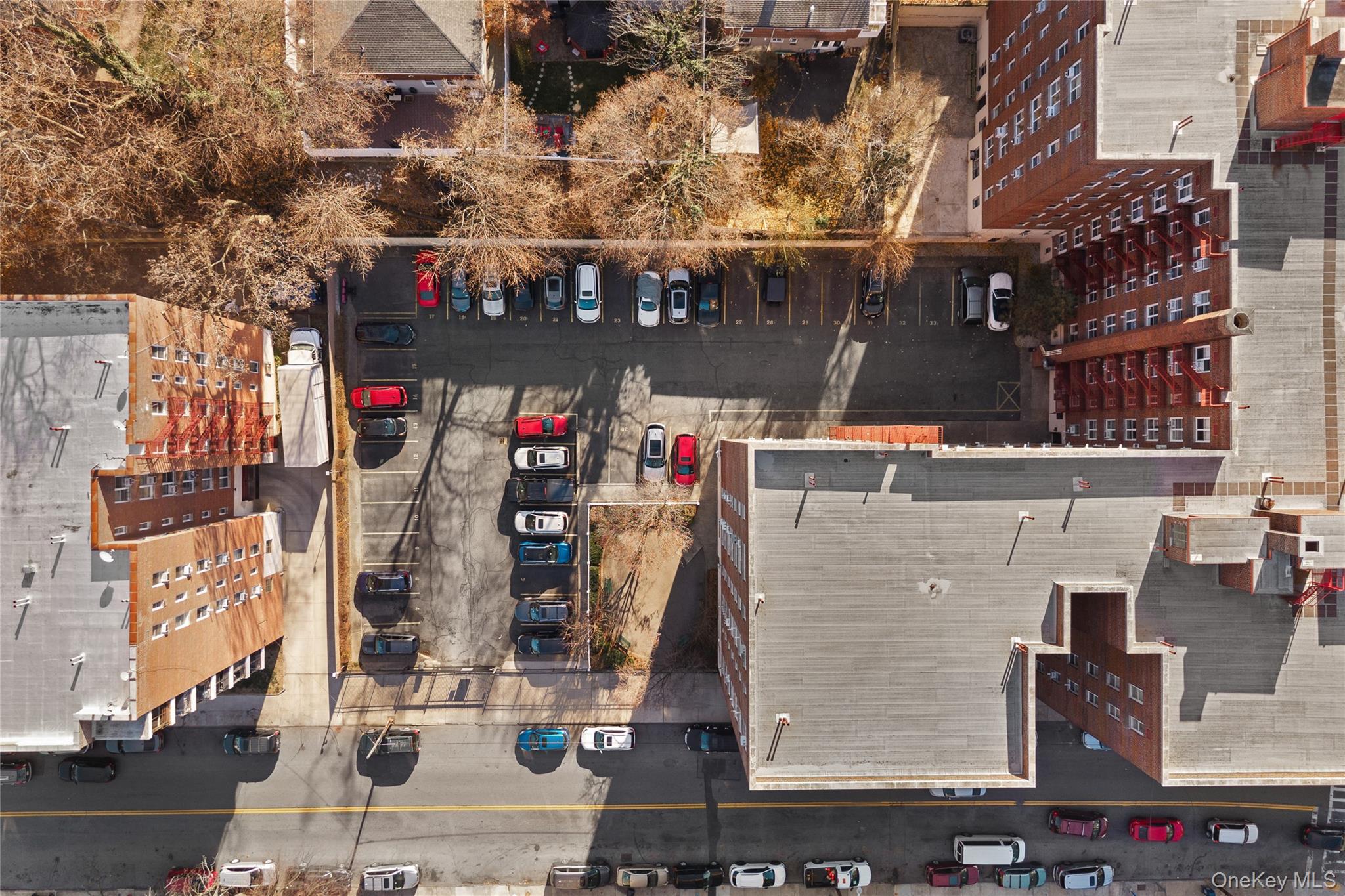 480 Riverdale Ave, Unit 2U photo 3