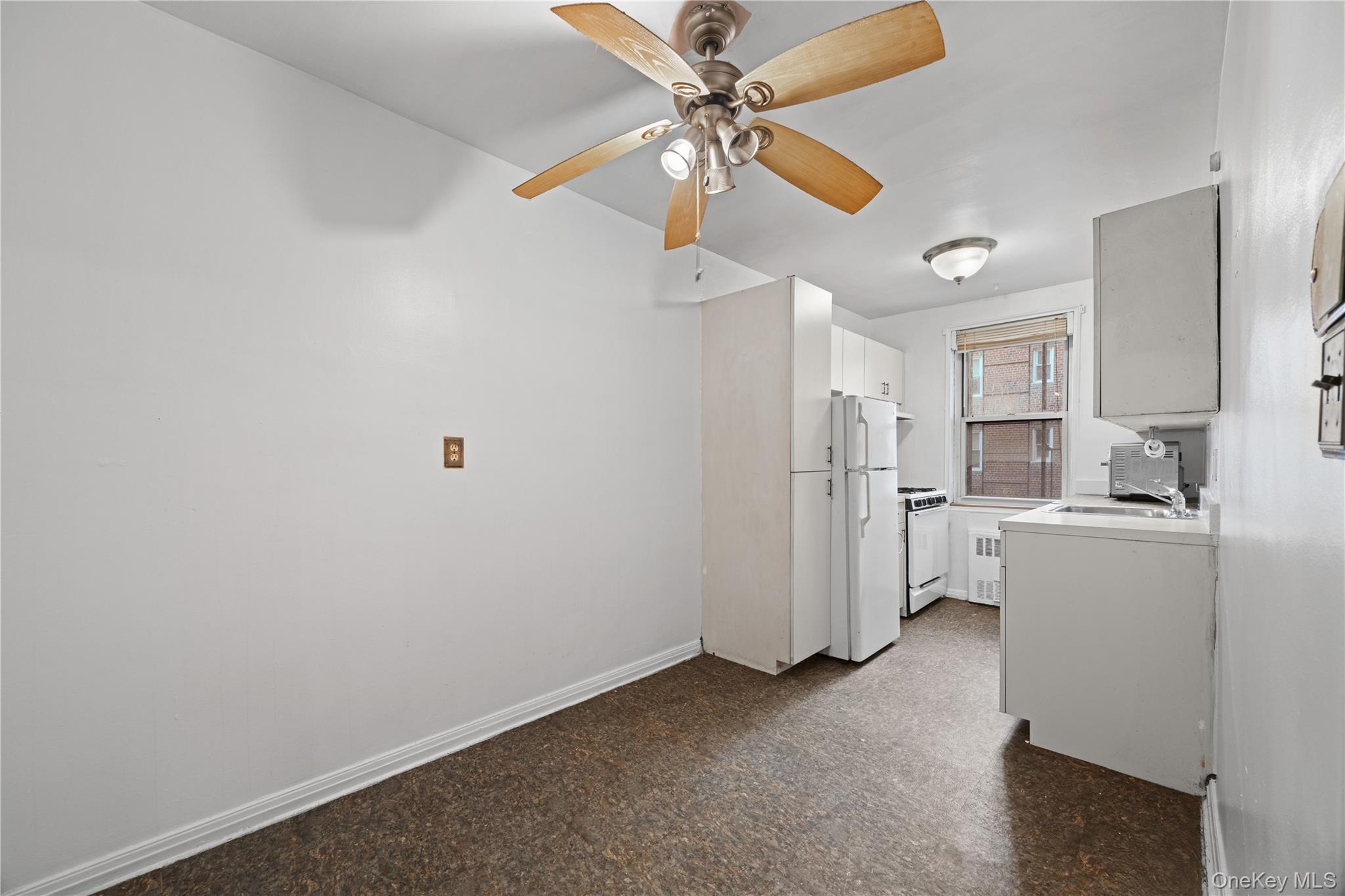 480 Riverdale Ave, Unit 2U photo 15