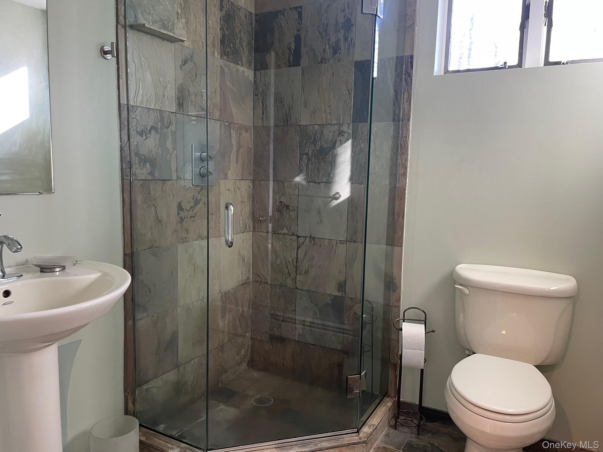 53 Woods Road – For Rent photo 9