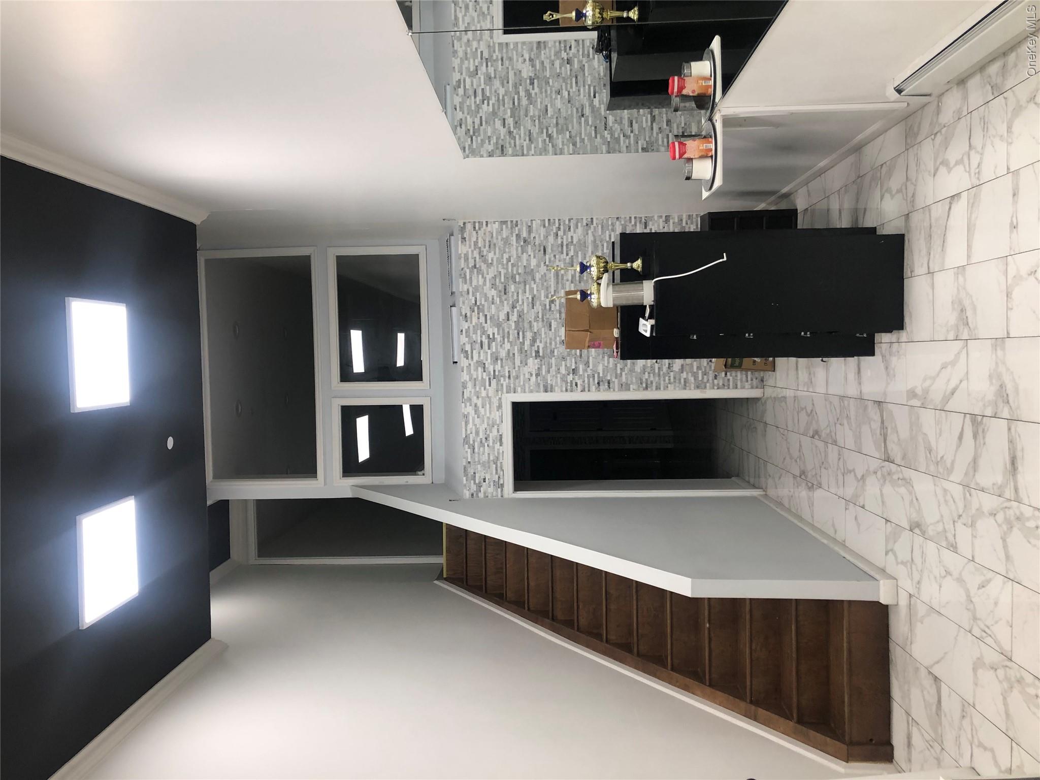 651 Courtlandt Avenue – For Rent photo 3