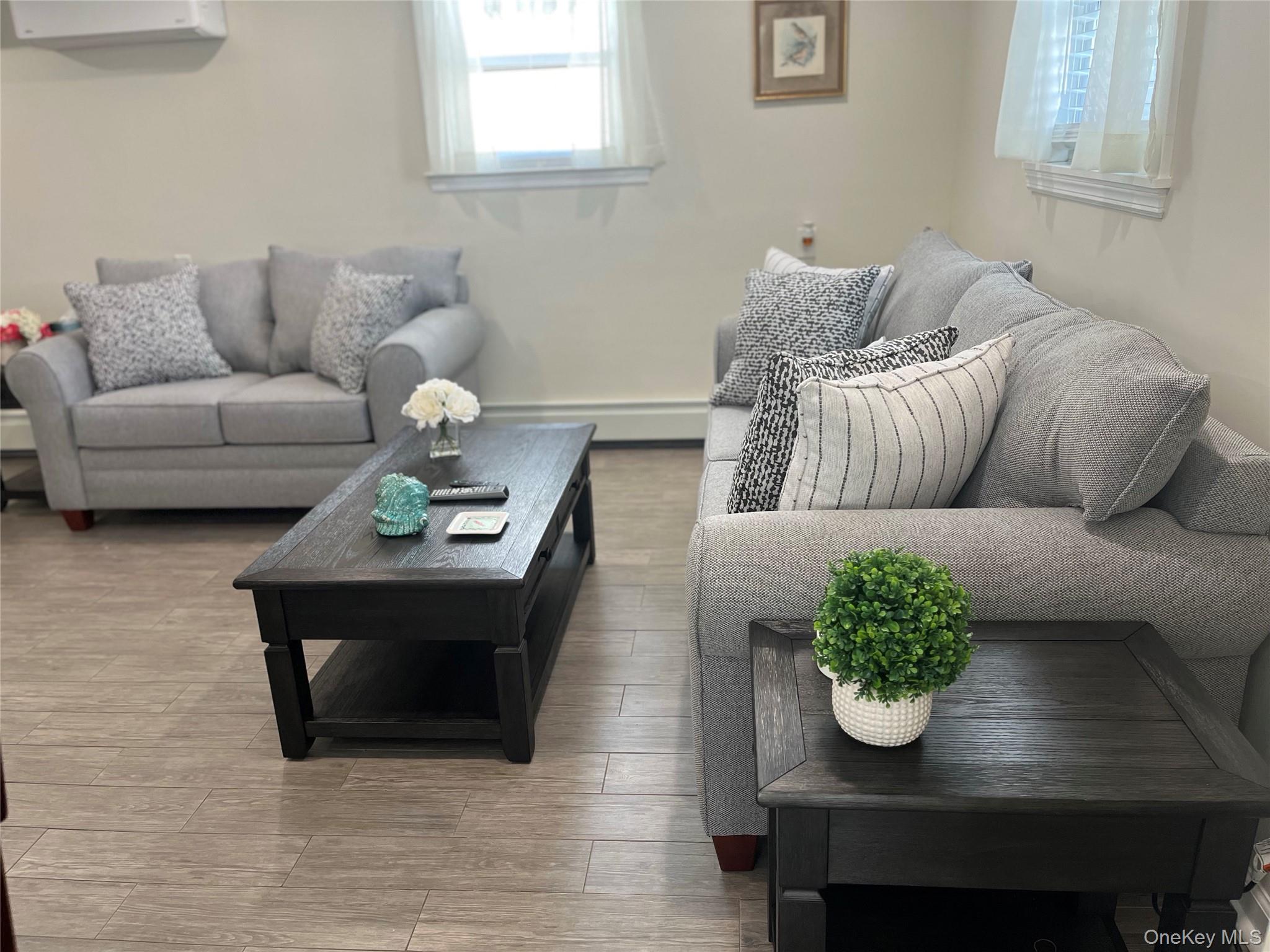 321 W Walnut Street, Unit 2 photo 5