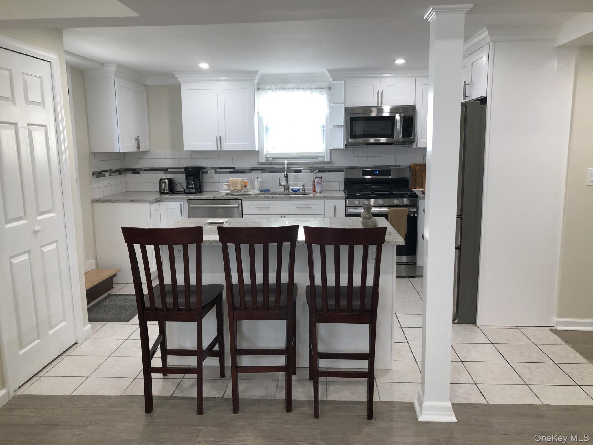 321 W Walnut Street, Unit 2 photo 2