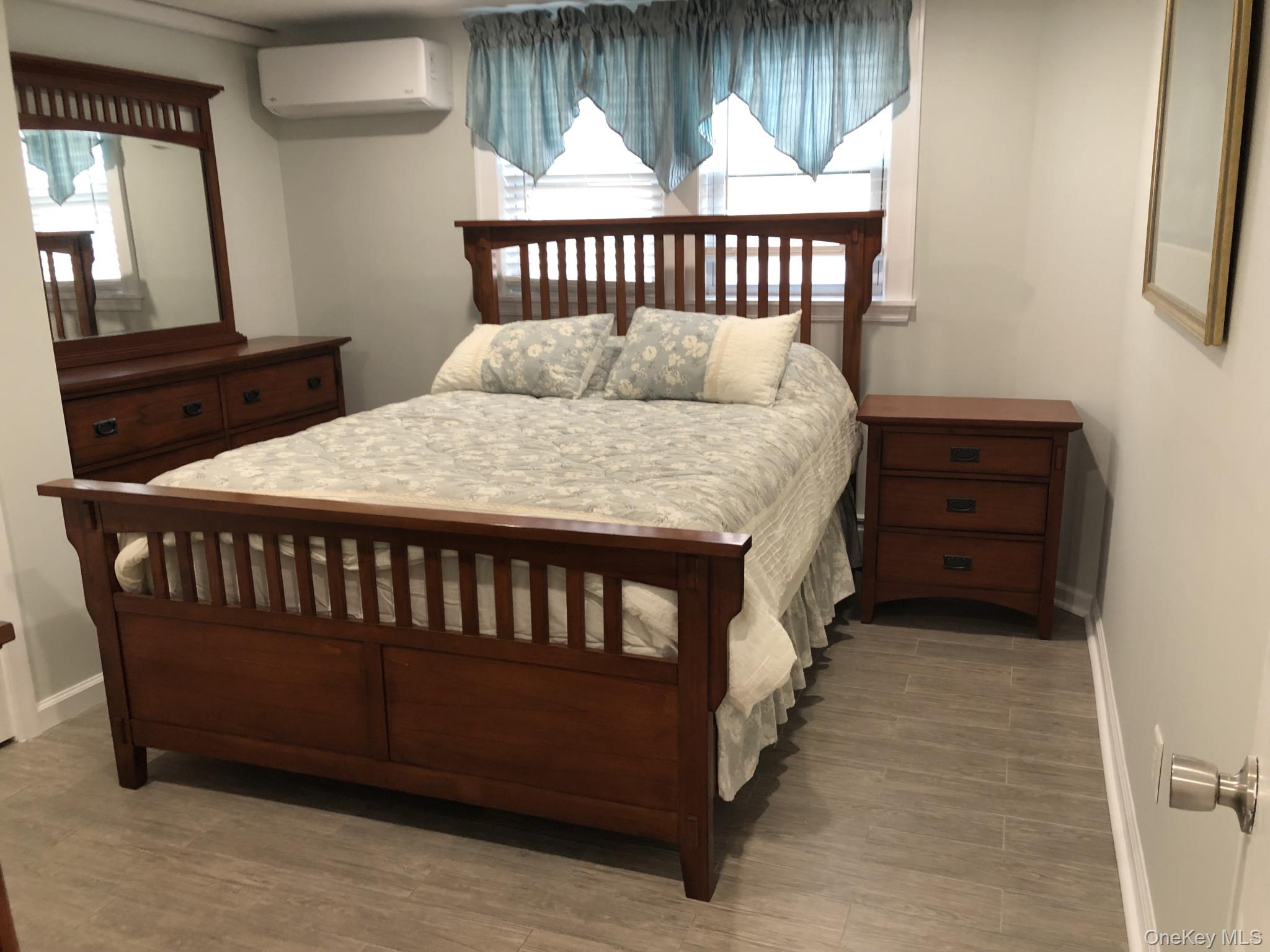 321 W Walnut Street, Unit 2 photo 4