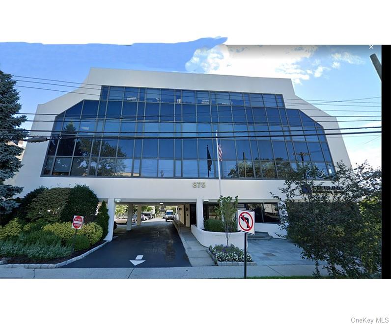 875 Mamaroneck Avenue E, Unit 305 photo 2