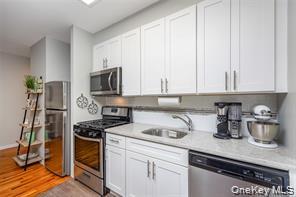 25 W Broadway, Unit 204 photo 8