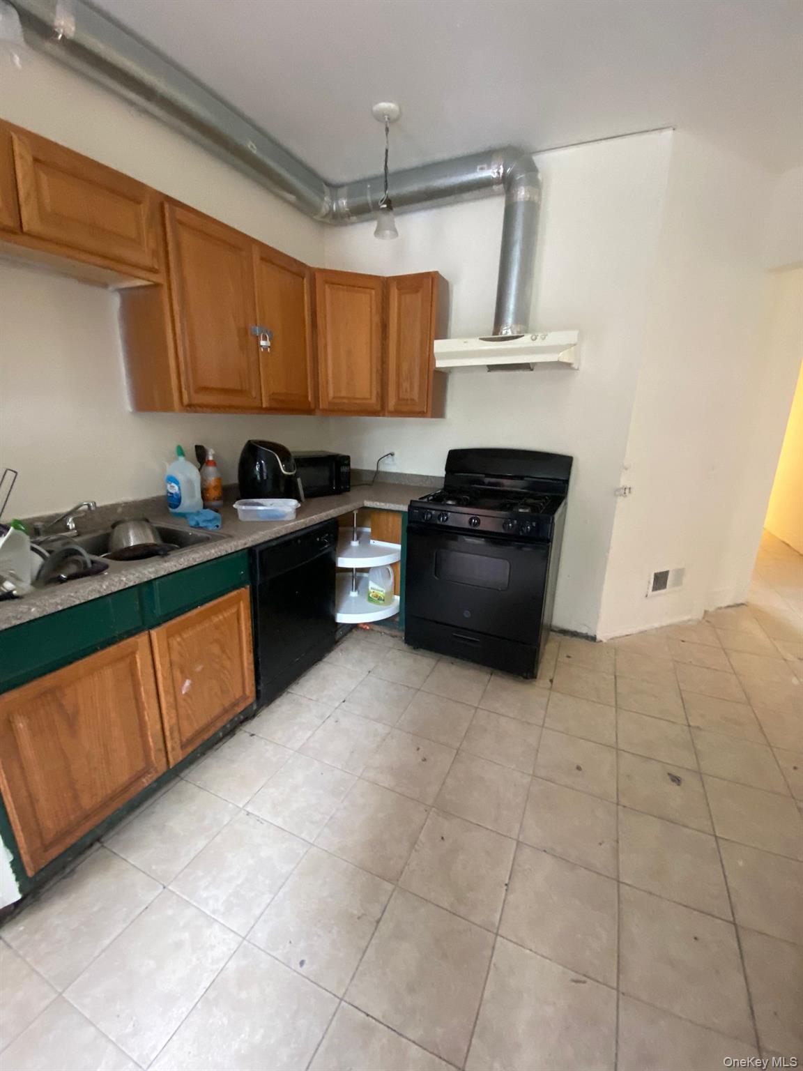 211 main Street – For Sale photo 2