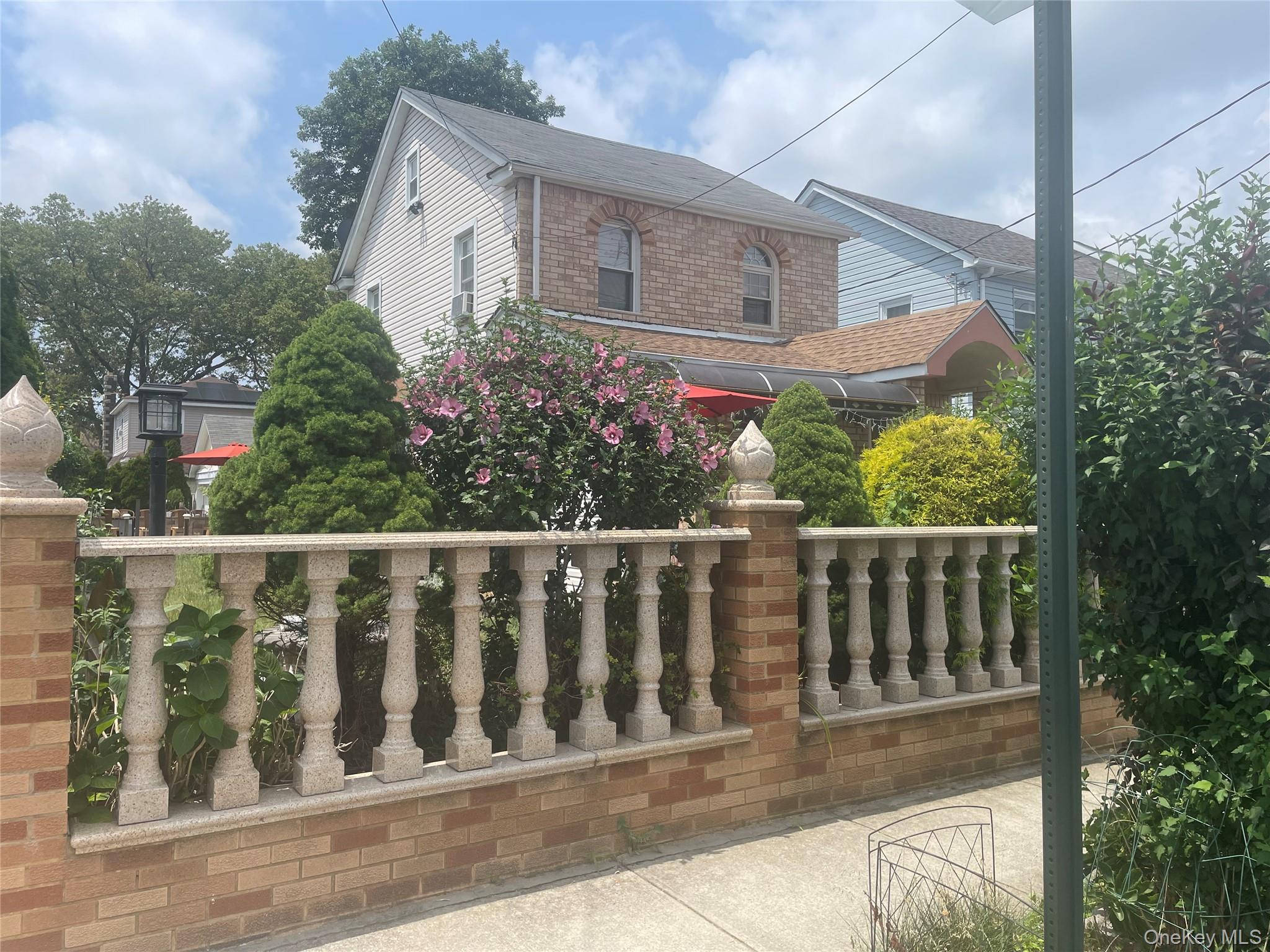 114-68 208 Street – For Sale photo 4