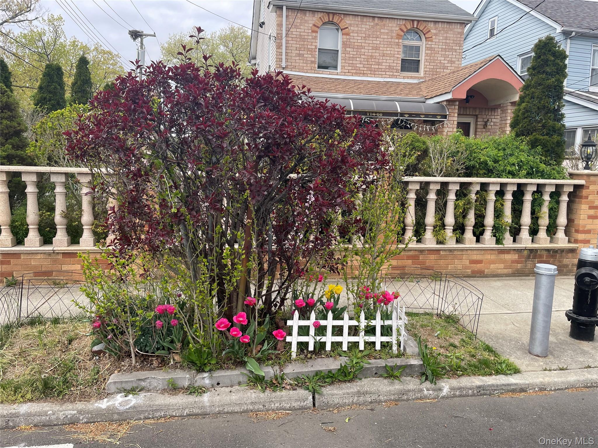 114-68 208 Street – For Sale photo 3