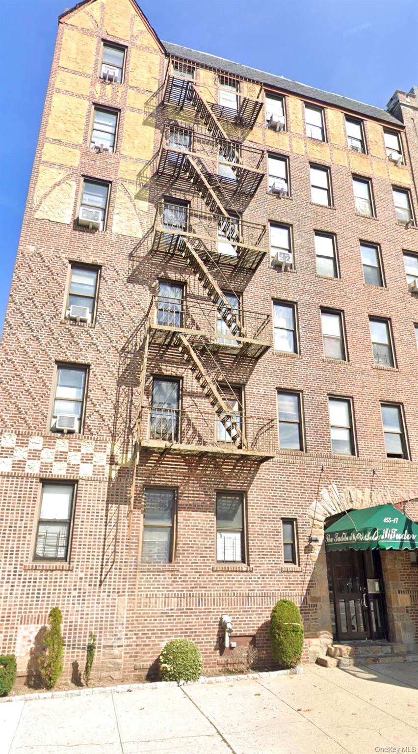 155-17 Sanford Avenue, Unit 6D