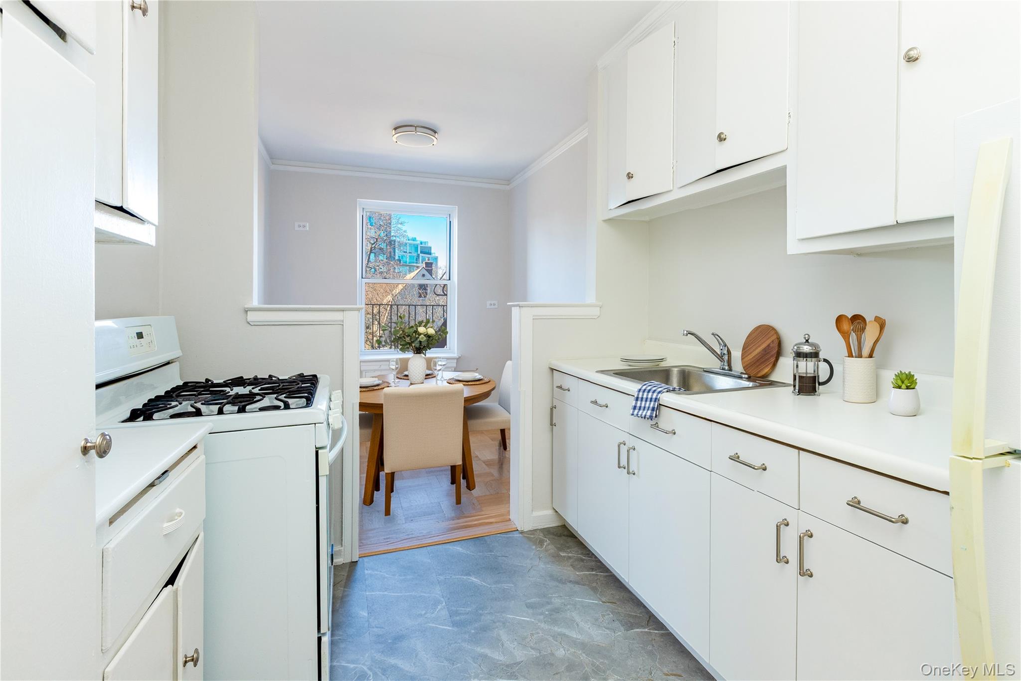 474 W 238th Street, Unit 4I photo 4