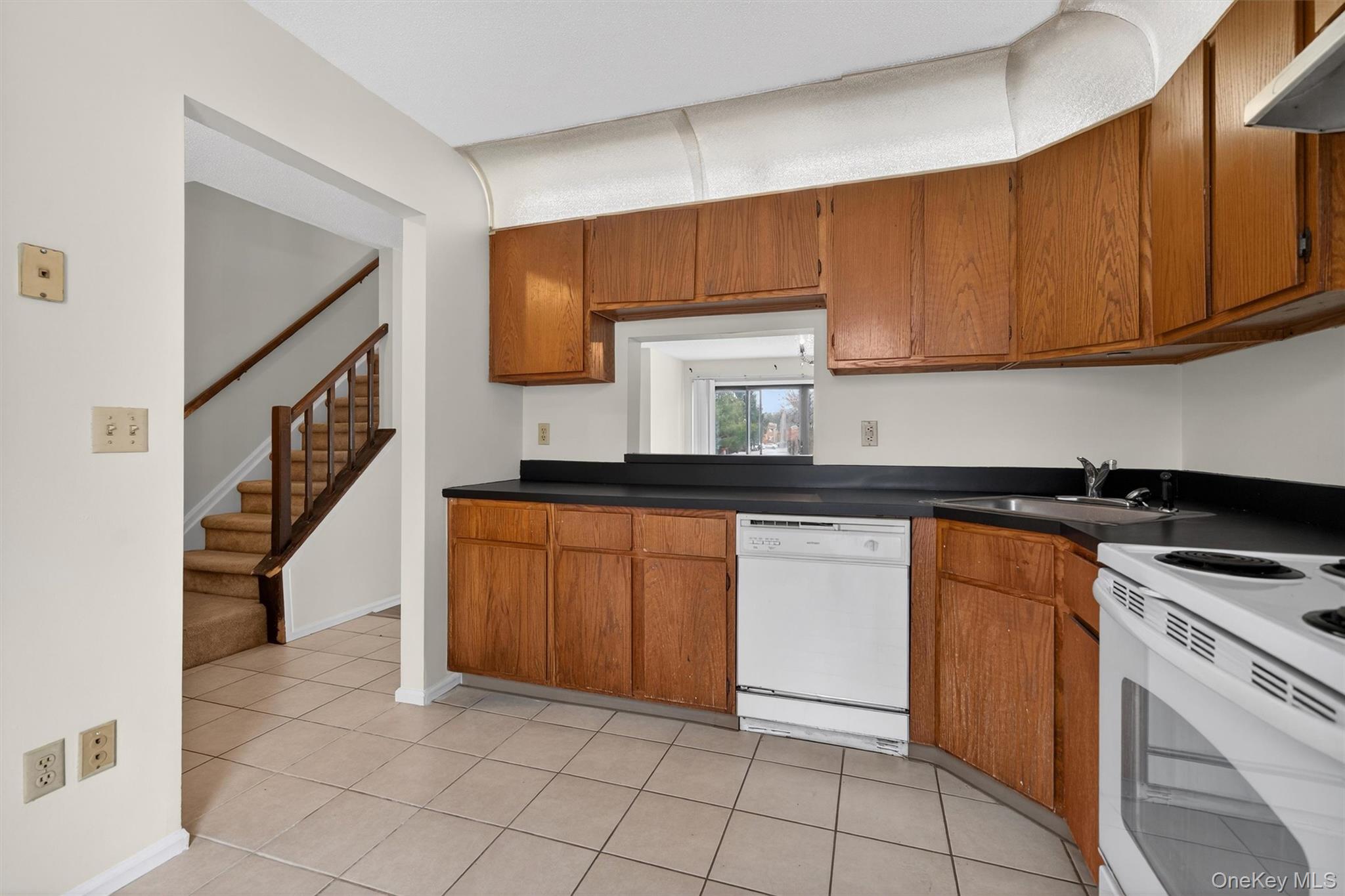 25 Moore Lane – For Sale photo 17
