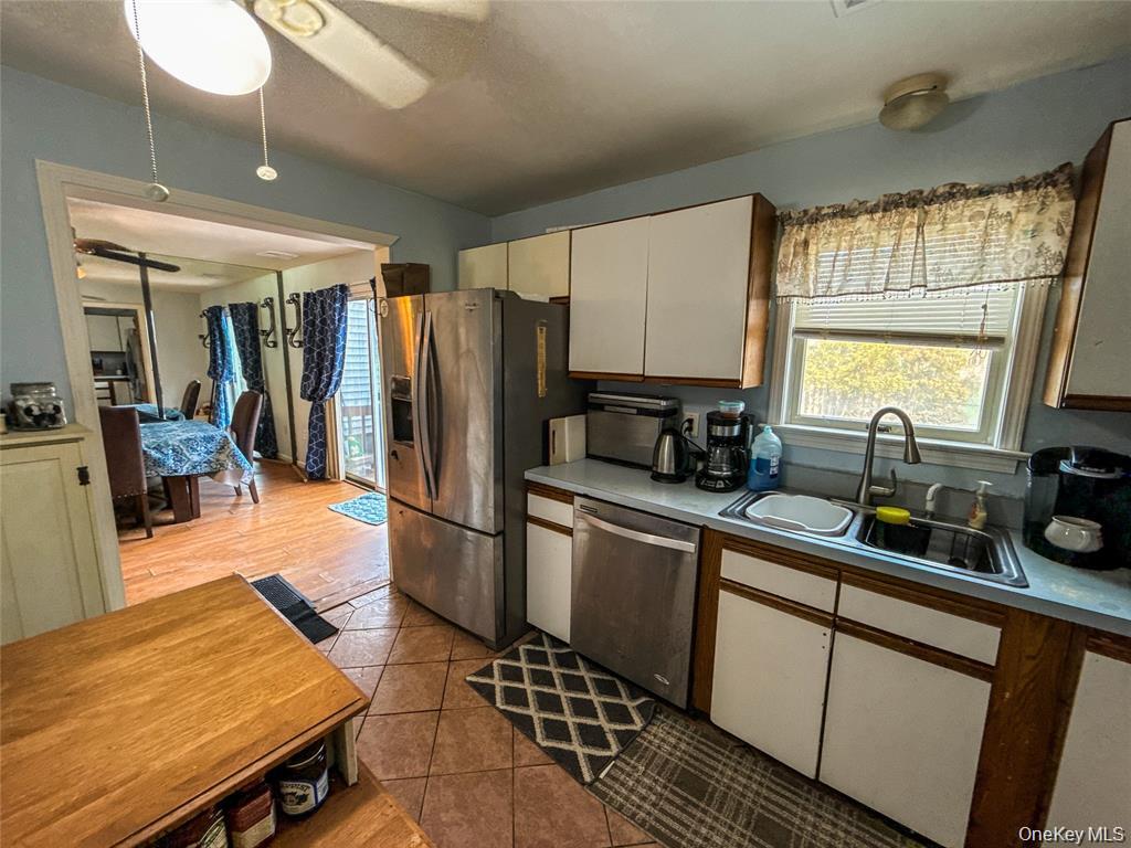 33 Muntz Lane – For Sale photo 2