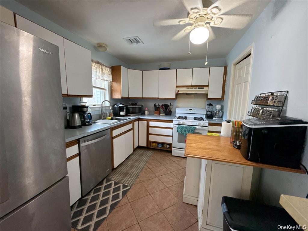 33 Muntz Lane – For Sale