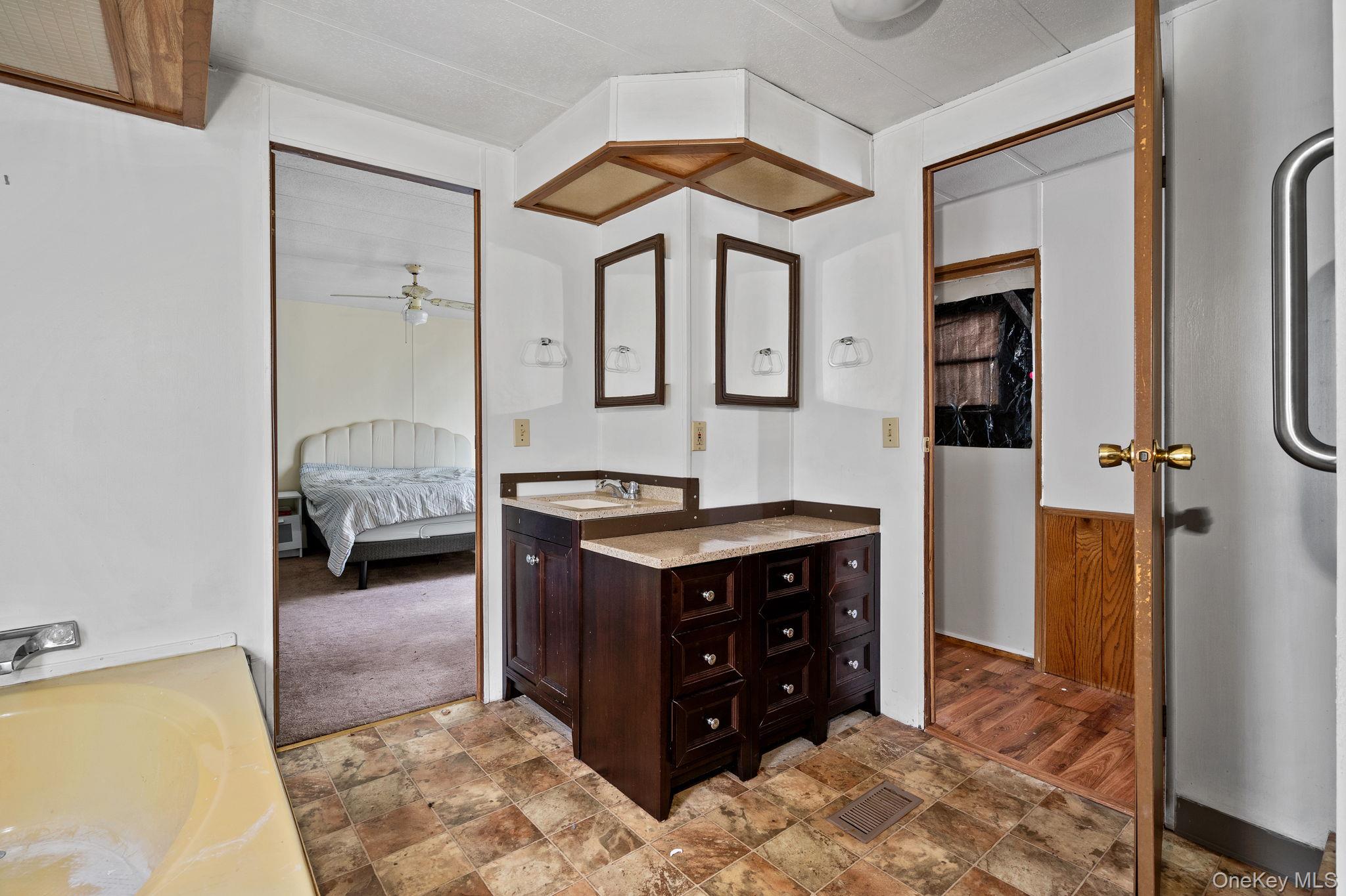25 Pansy Lane – For Sale photo 13