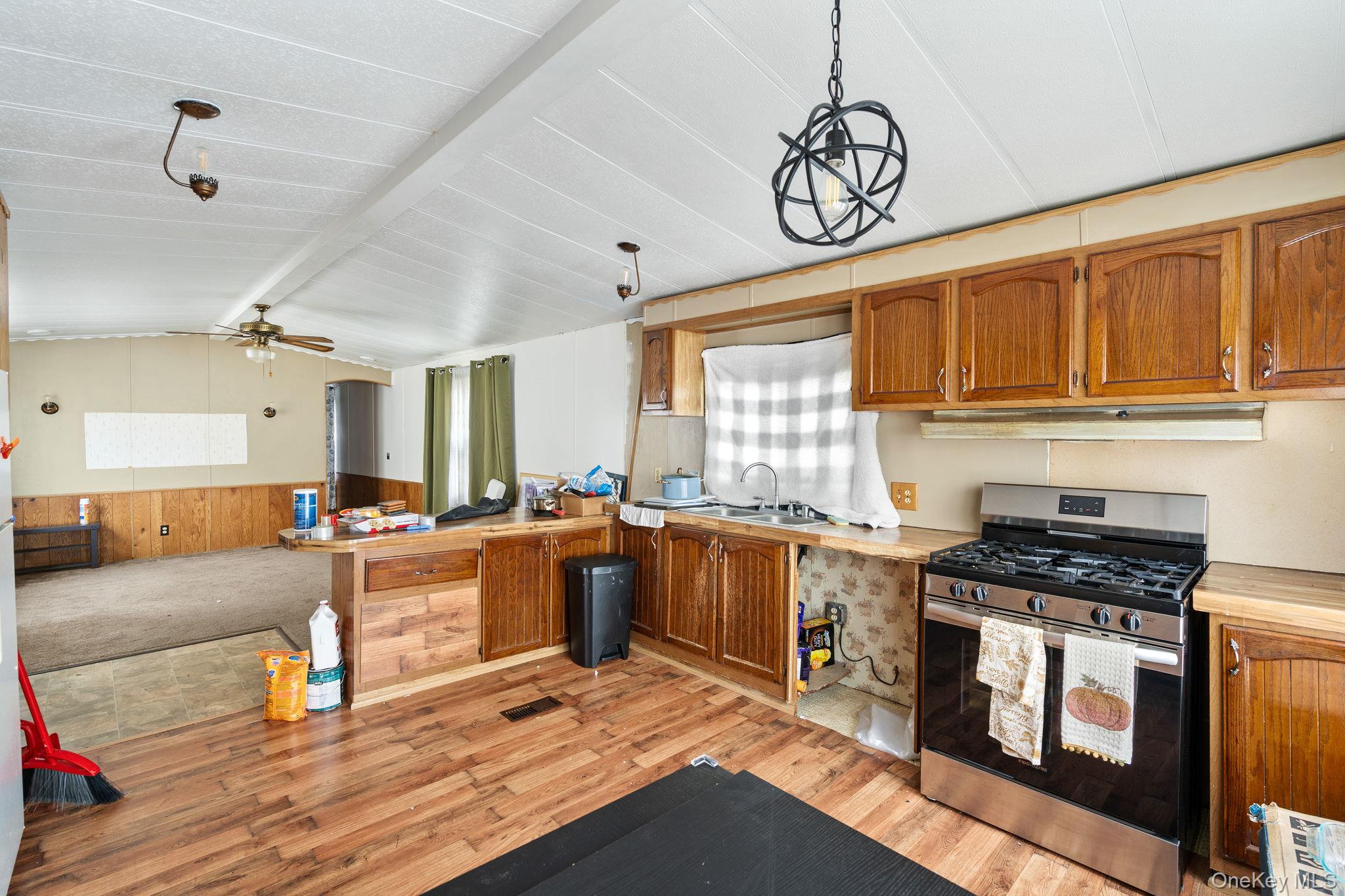 25 Pansy Lane – For Sale photo 8
