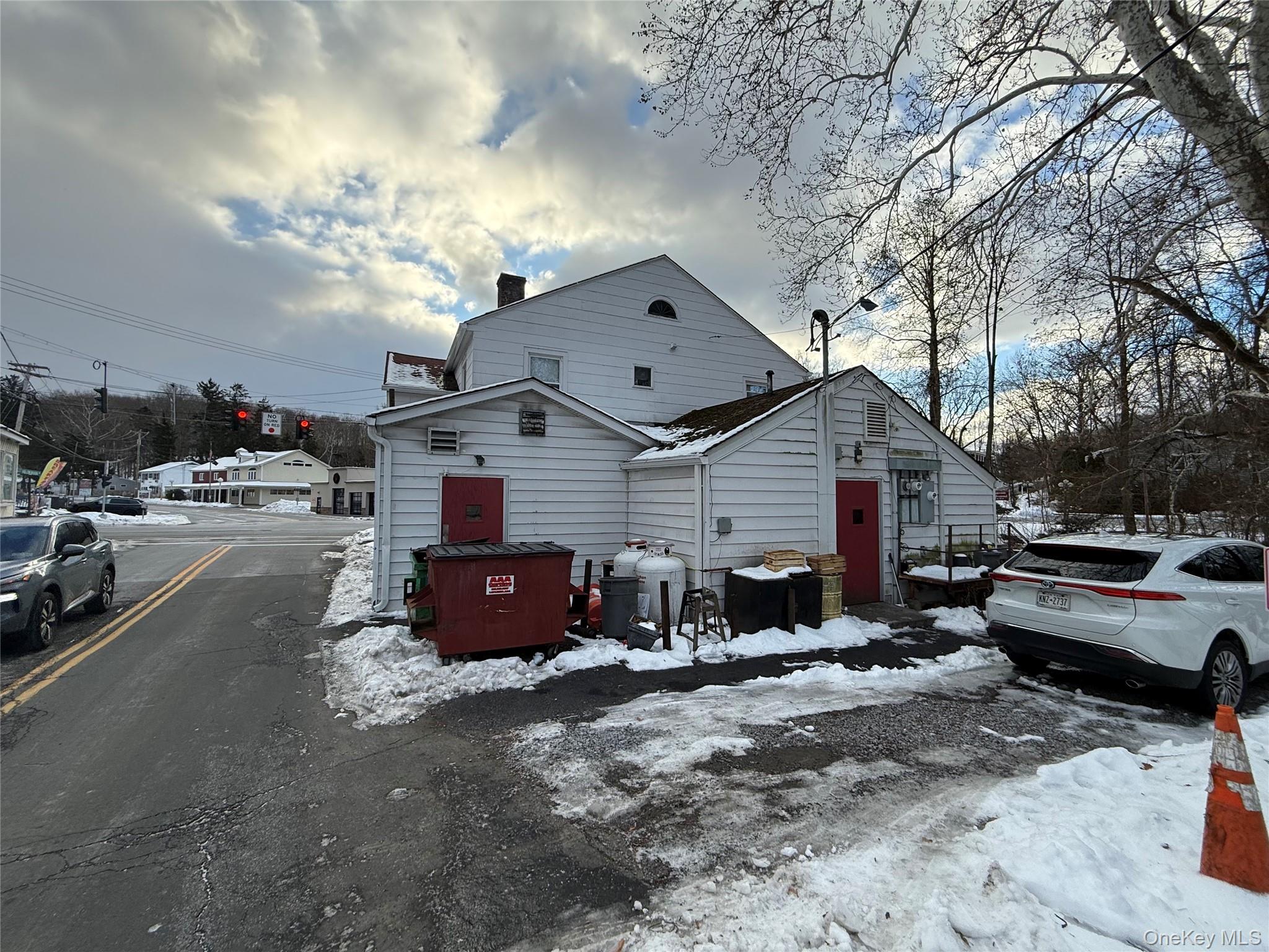 1 Oscawana Lake Road – For Sale photo 3