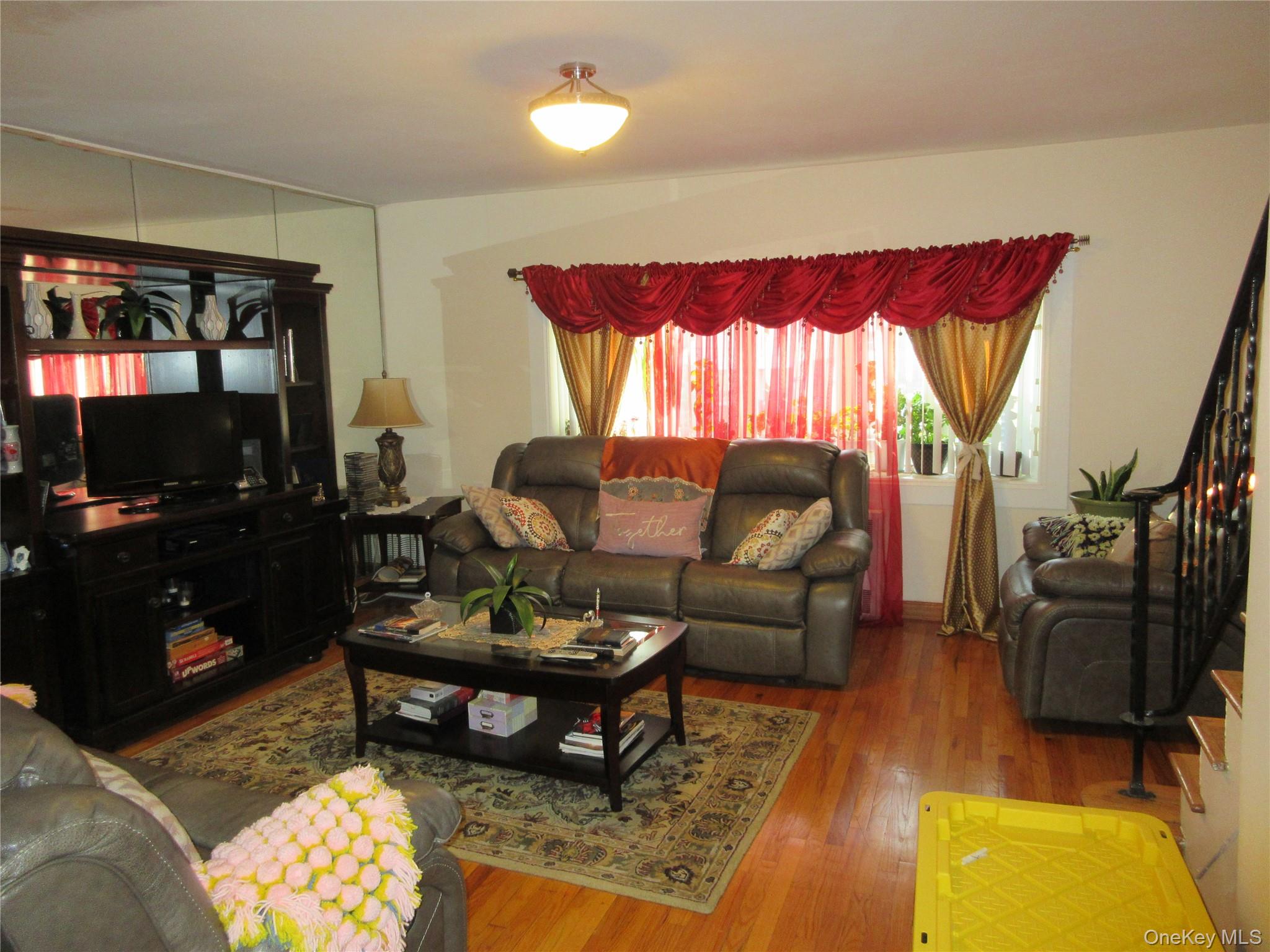 3228 Tenbroeck Avenue – For Sale